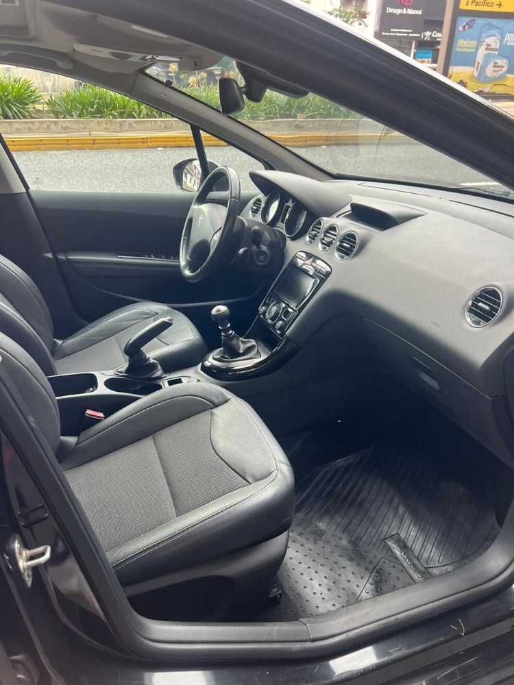 Peugeot 408 Allure Plus — foto 10